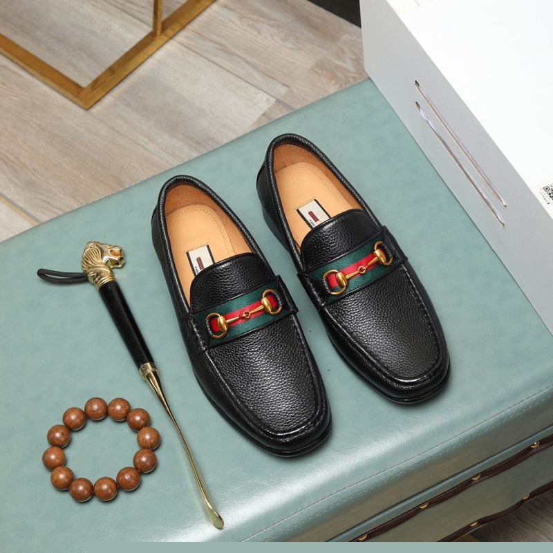 G*u*i leather shoes